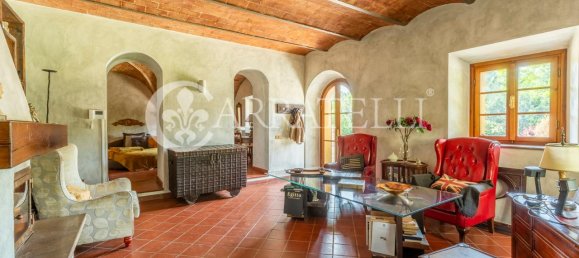 Casa de 23 divisões em Volterra, Italy N.º 12864 10