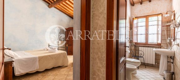 Casa de 23 divisões em Volterra, Italy N.º 12864 32