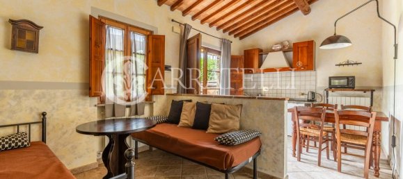 Casa de 23 divisões em Volterra, Italy N.º 12864 36