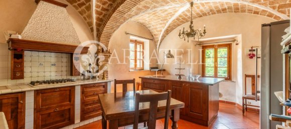 Casa de 23 divisões em Volterra, Italy N.º 12864 21