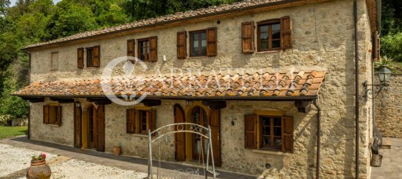 Casa de 23 divisões em Volterra, Italy N.º 12864 49