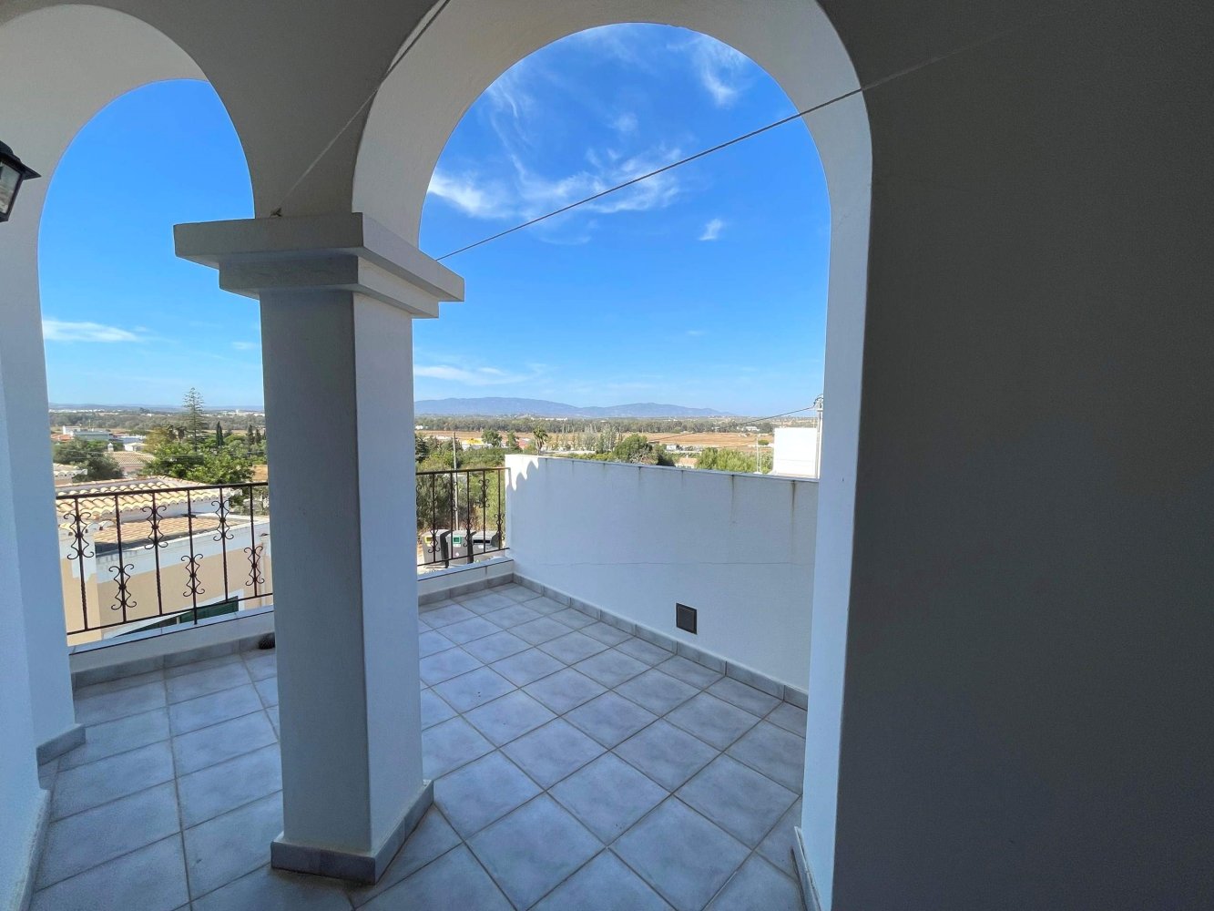 6 bedrooms Villa in Alvor, Portugal No. 136143