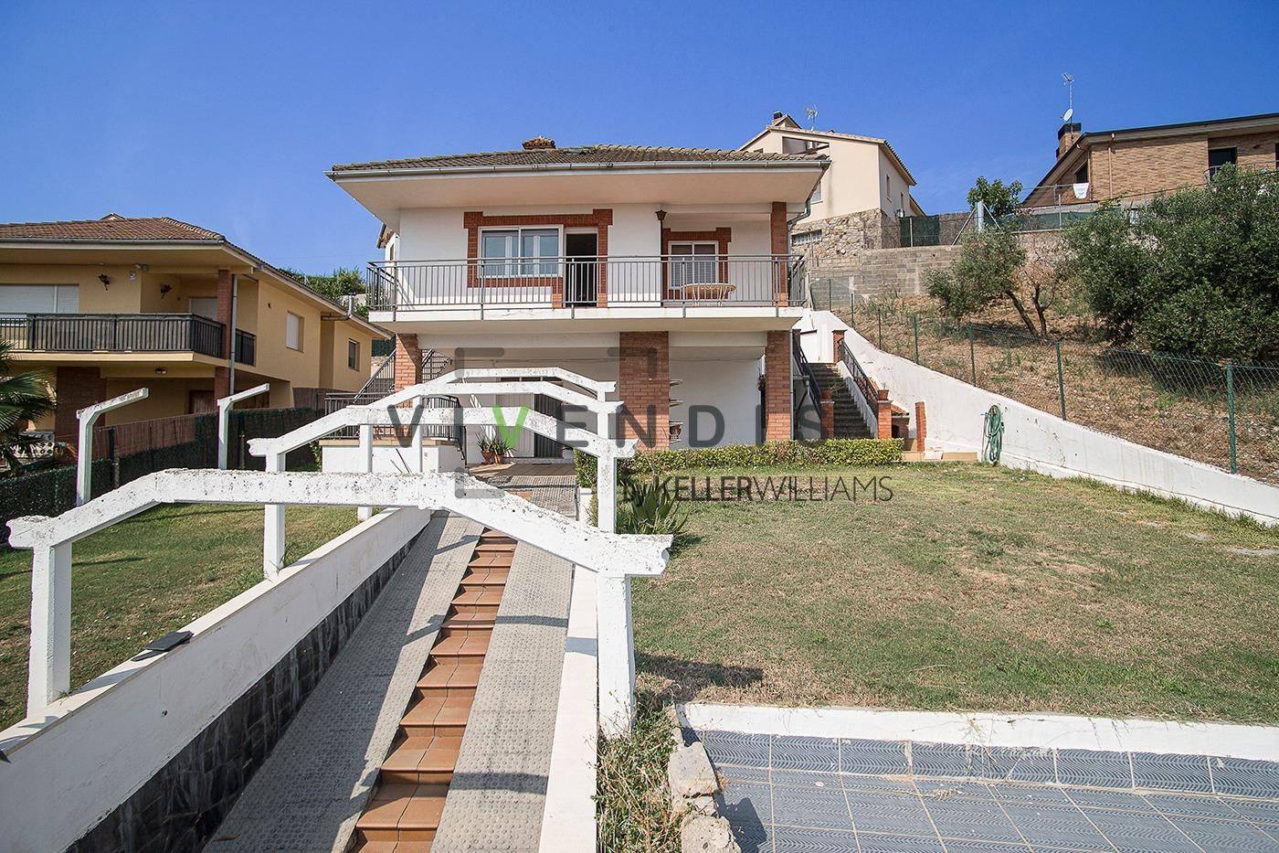 6 bedrooms House in Abrera, Spain No. 255632