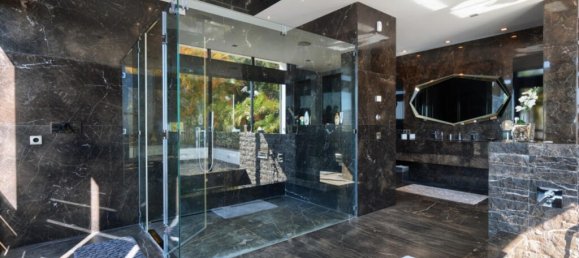 8 Schlafzimmer Villa in Marbella, Spain, Nr. 82303 17