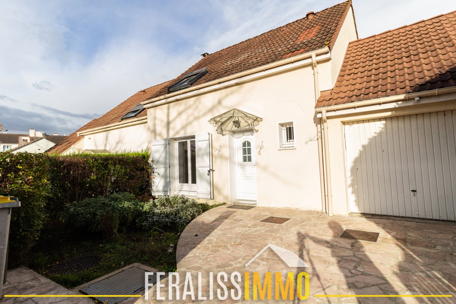 Casa de 3 dormitorios en Jouy-le-Moutier, France No. 165623