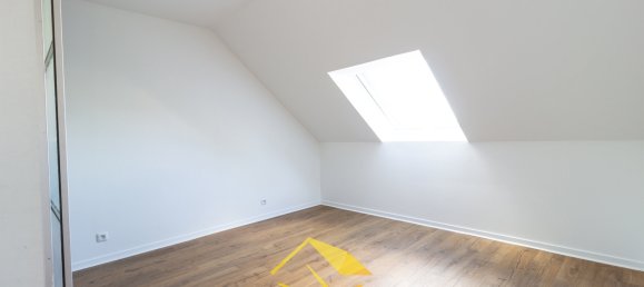 Casa de 3 dormitorios en Jouy-le-Moutier, France No. 165623 10