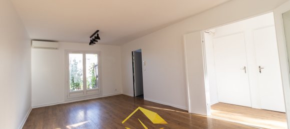 Casa de 3 dormitorios en Jouy-le-Moutier, France No. 165623 5