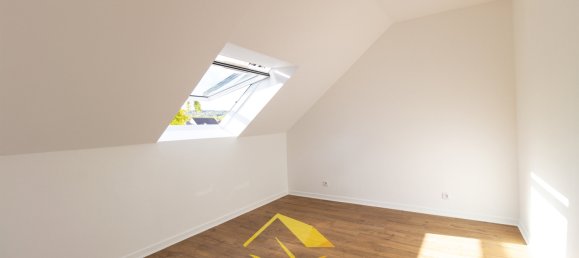 Casa de 3 dormitorios en Jouy-le-Moutier, France No. 165623 9