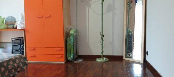 4-salle Appartement à Asti, Italy No. 40236 5