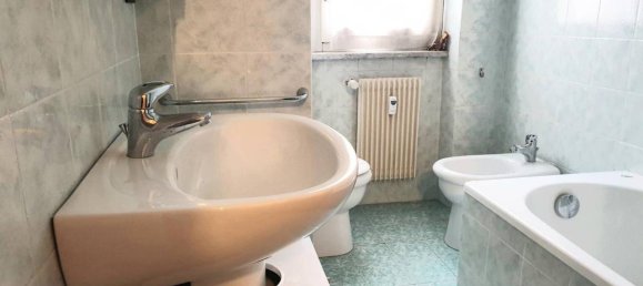 4-salle Appartement à Asti, Italy No. 40236 9