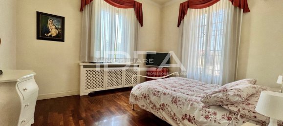 5 bedrooms Villa in Lucca, Italy No. 323240 7