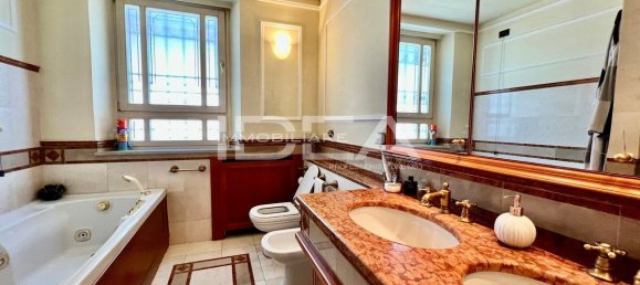 5 bedrooms Villa in Lucca, Italy No. 323240 13