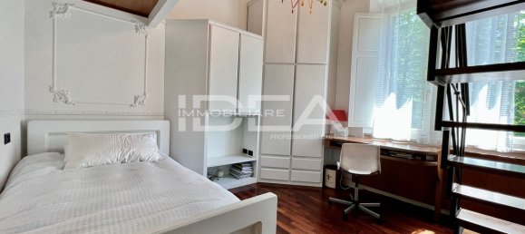5 bedrooms Villa in Lucca, Italy No. 323240 9