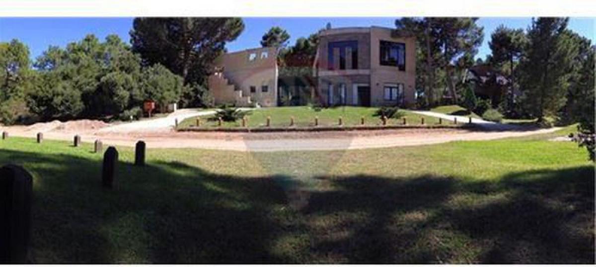 Дом с 4 спальнями в Мар-дель-Плата, Аргентина № 78669