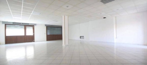 2 rooms Commercial property in Nuoro, Italy No. 290058 6