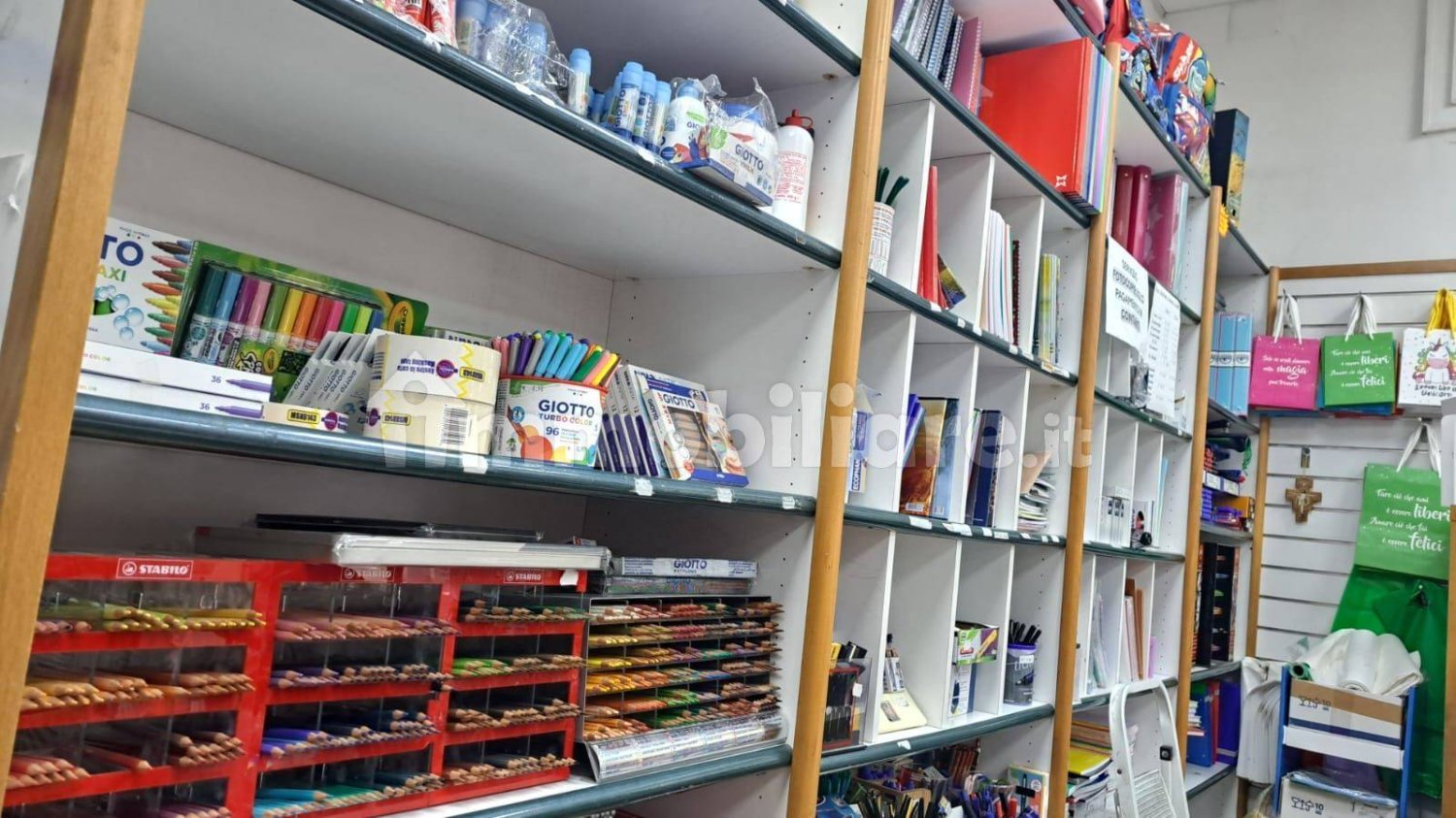 2-Zimmer Gewerbliche Immobilie in Rome, Italy, Nr. 289872