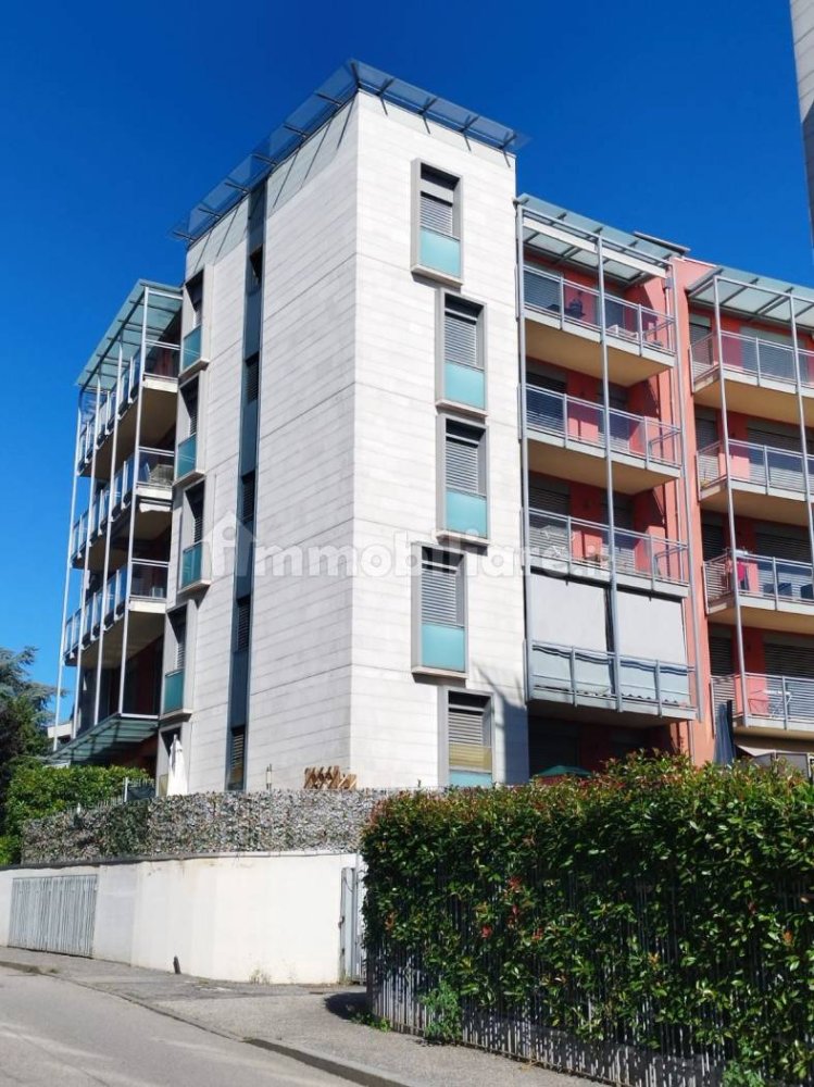 2 غرف نوم شقة في Varese, Italy رقم 378785