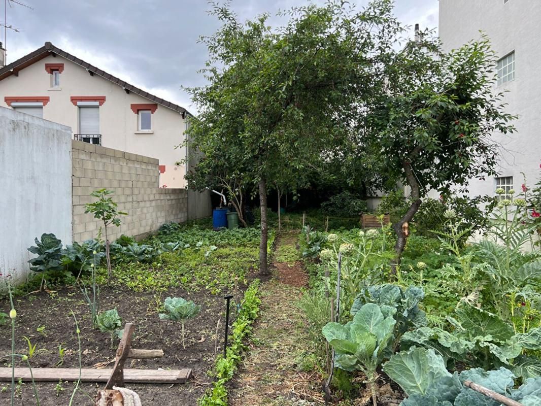 Земельный участок 301м² в Дранси, Франция № 187655