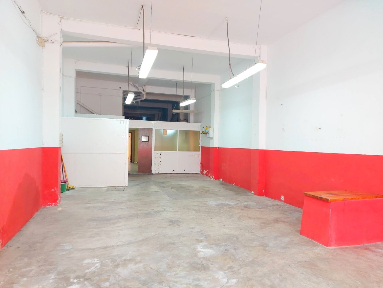 Imóvel comercial em Zaragoza, Spain 175 m² N.º 210408