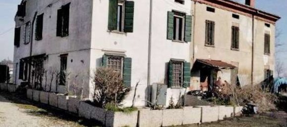 2 rooms Apartment in Luzzara, Italy No. 97859 2