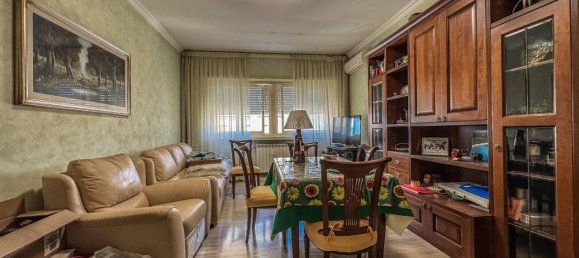 3 rooms Apartment in Rome, Italy No. 41371 2