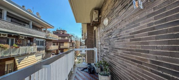 3 rooms Apartment in Rome, Italy No. 41371 8