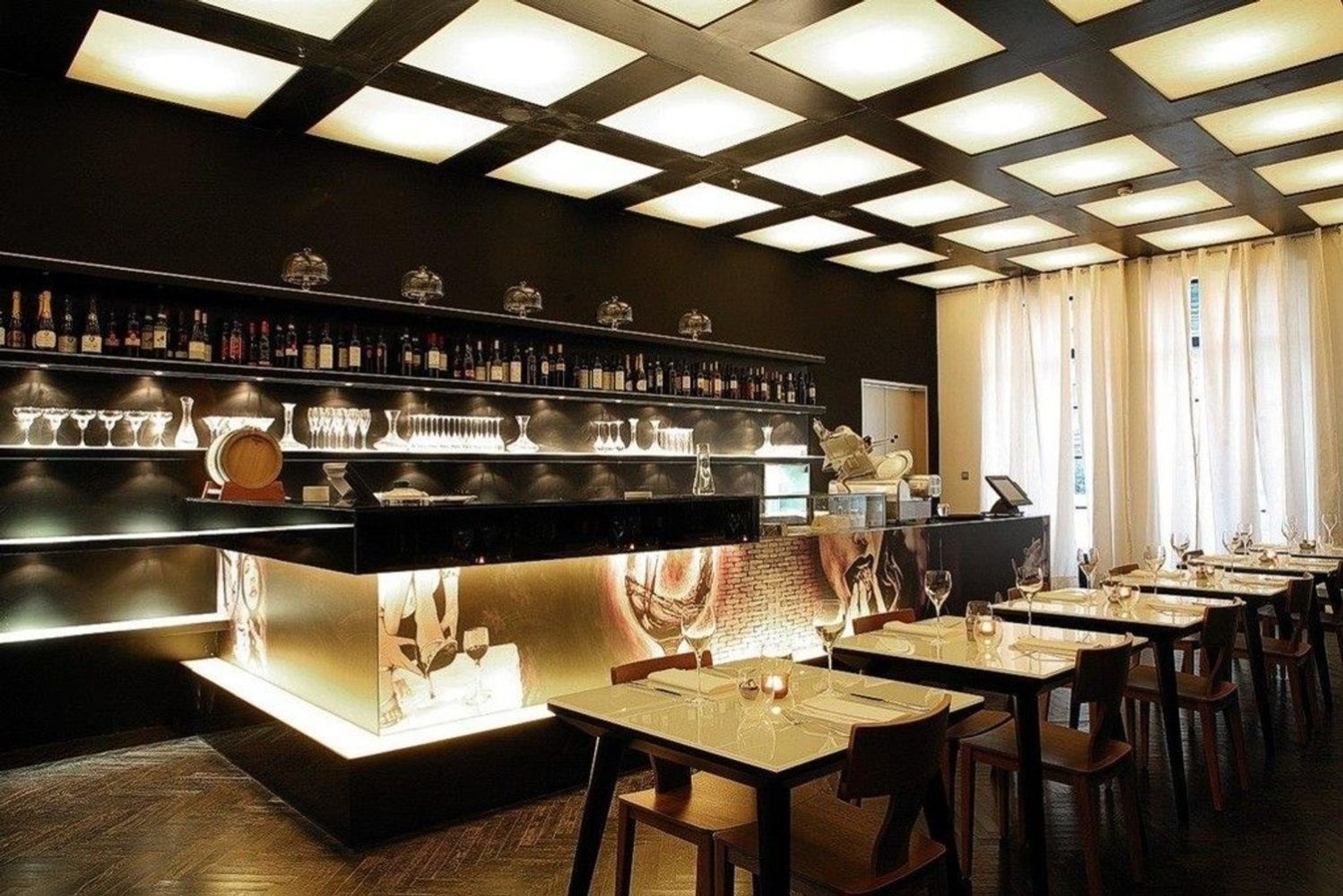 Коммерческая недвижимость 166м² в Лукка, Италия № 62731