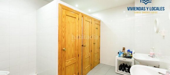 360m² Commercial property in Granada, Spain No. 24418 10