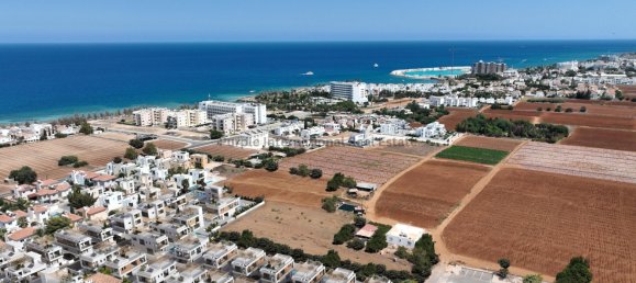 Вилла с 3 спальнями в Паралимни, Кипр № 24411 5