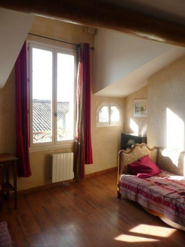Studio in Tarascon, France No. 14761