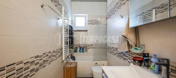 2 bedrooms Apartment in Milan, Italy No. 259877 21