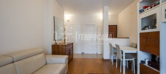 2 bedrooms Apartment in Milan, Italy No. 259877 2