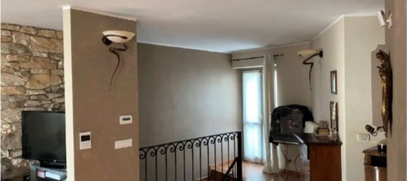 Apartamento de 4 divisões em Treviolo, Italy N.º 5476 10