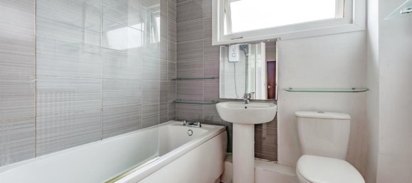 3 bedrooms House in Crawley, United Kingdom No. 6275 14