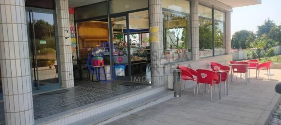 555m² Commercial property in Penafiel, Portugal No. 56320 3