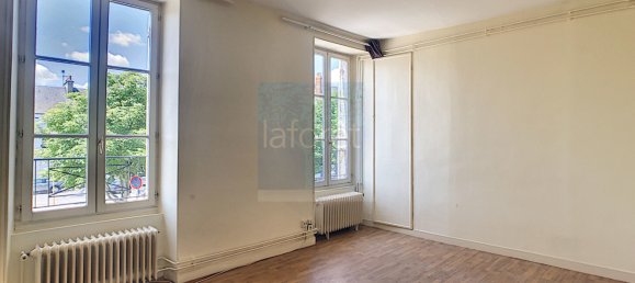 Edificio de 4 dormitorios en Pithiviers, France No. 255797 3