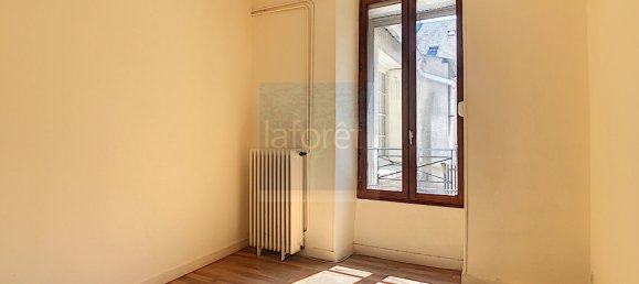 Edificio de 4 dormitorios en Pithiviers, France No. 255797 5