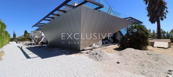 4 bedrooms Villa in Lagoa, Portugal No. 7682 5