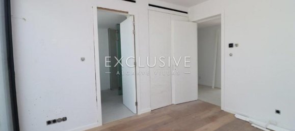 4 bedrooms Villa in Lagoa, Portugal No. 7682 9