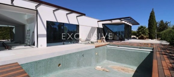 4 bedrooms Villa in Lagoa, Portugal No. 7682 4