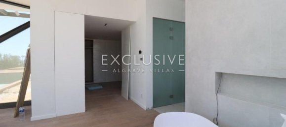 4 bedrooms Villa in Lagoa, Portugal No. 7682 11