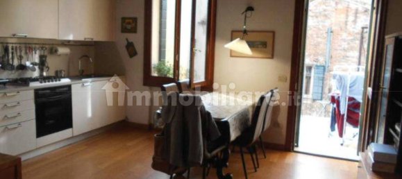3 bedrooms Apartment in Padua, Italy No. 184237 5