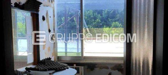 42m² Office in Cesena, Italy No. 362443 2
