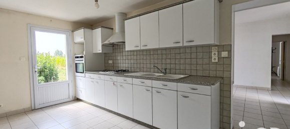 3 bedrooms House in Le Perrier, France No. 277995 4