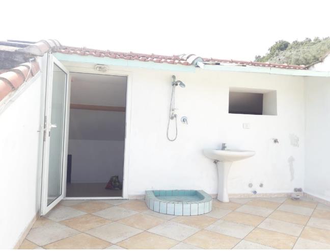 Casa de 5 habitaciónes en Borgomaro, Italy No. 253696