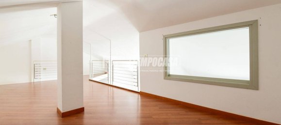 2 Schlafzimmer Penthouse in Erba, Italy, Nr. 297230 9