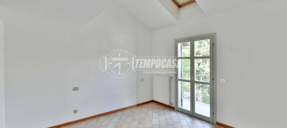 2 Schlafzimmer Penthouse in Erba, Italy, Nr. 297230 13