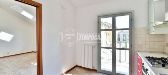 2 Schlafzimmer Penthouse in Erba, Italy, Nr. 297230 3