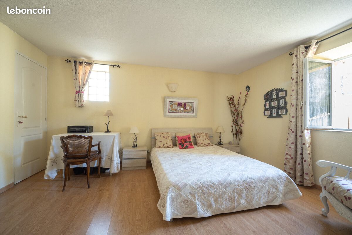 Moradia em banda T3 em Gard, France N.º 339337