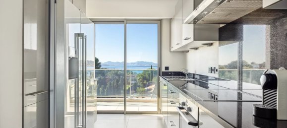 3 bedrooms Apartment in Antibes, France No. 1444 8
